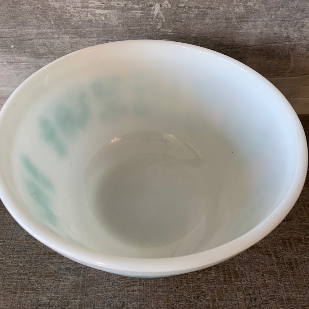 Vintage Pyrex Amish Butterprint Mixing Bowl # 402 White Turquoise 1.5 Qt - Picture 6 of 6